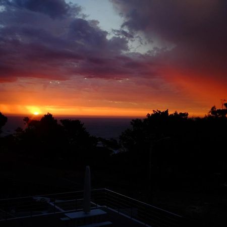 Bright Camps Bay Loft With Stunning Views And Shared Pool Διαμέρισμα Κέιπ Τάουν Εξωτερικό φωτογραφία